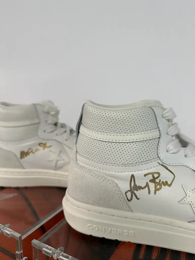 [MEM00172] Larry Bird – Signed Shoe Subtitle: Authenticated by PSA
